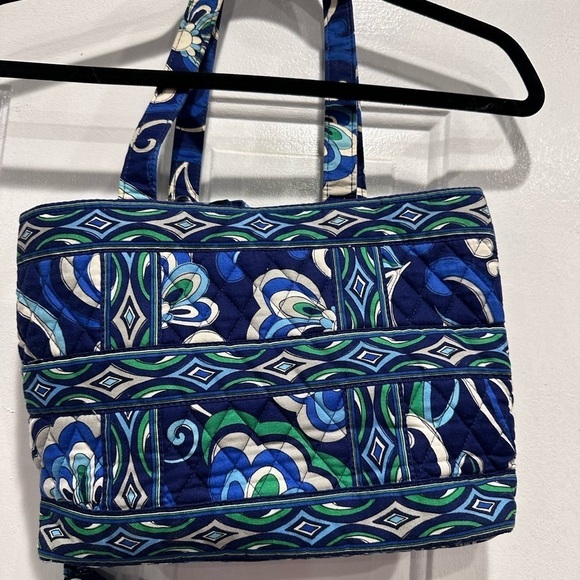 Vera Bradley 2 pcs. Blue and Green Tote with Matching Wristlet - Picture 8 of 14